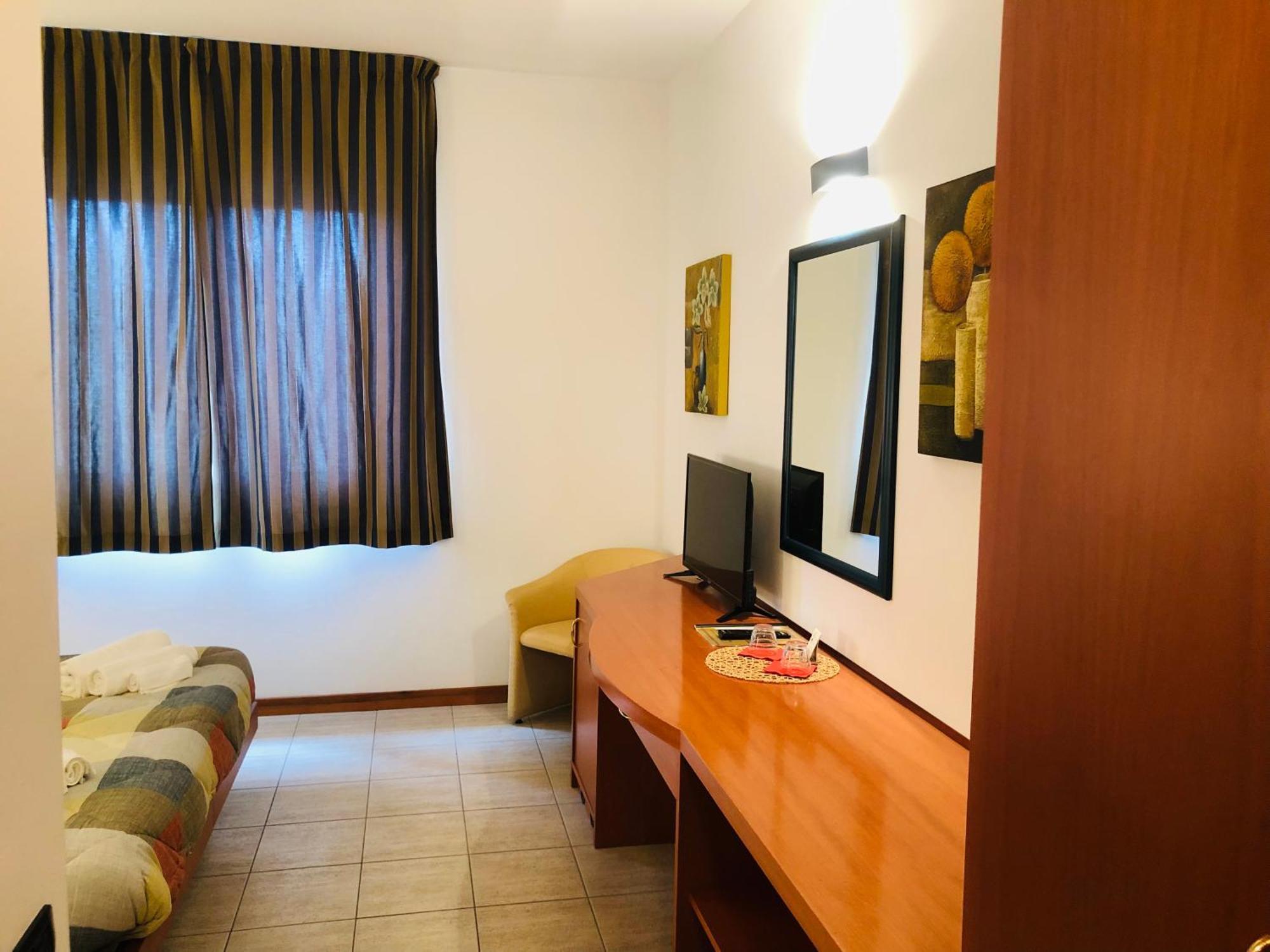 Hotel Softwood レカナーティ エクステリア 写真