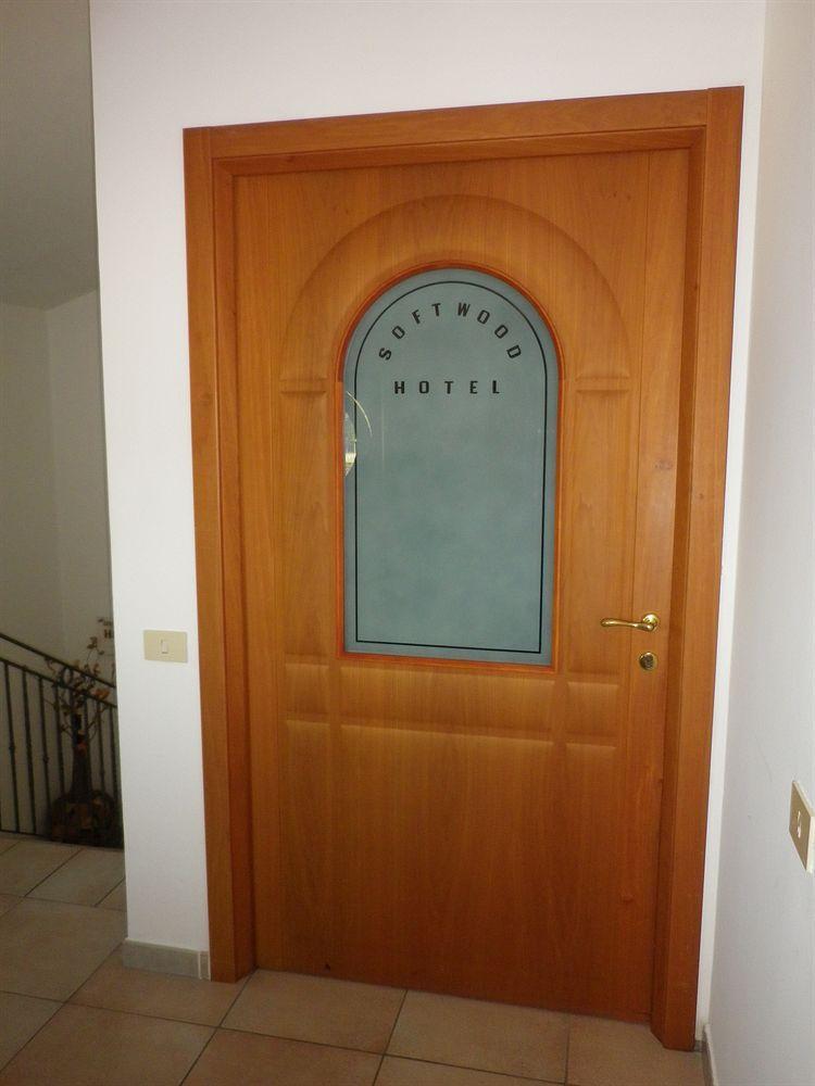 Hotel Softwood レカナーティ エクステリア 写真