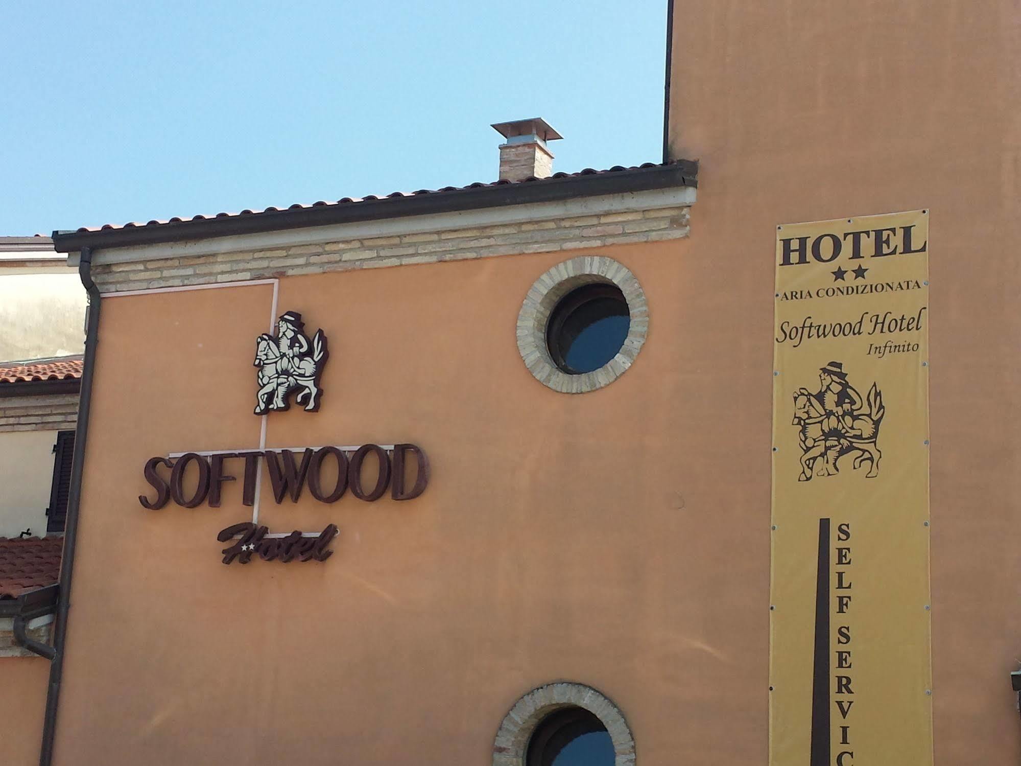 Hotel Softwood レカナーティ エクステリア 写真