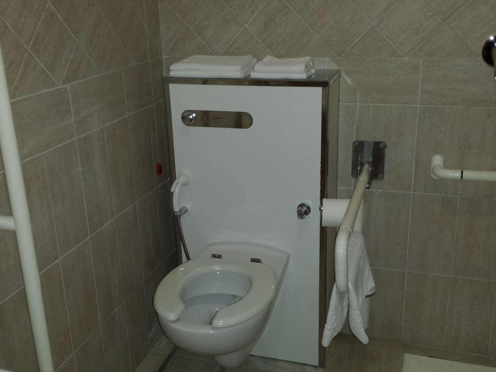 Hotel Softwood レカナーティ エクステリア 写真